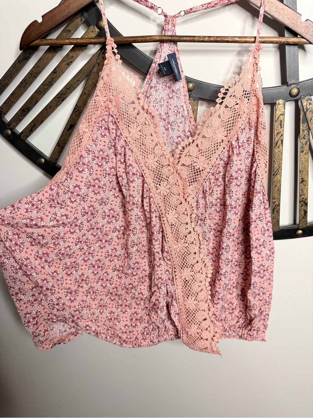 Daytrip Pink Floral Crochet-Trim Camisole - Picture 2 of 4